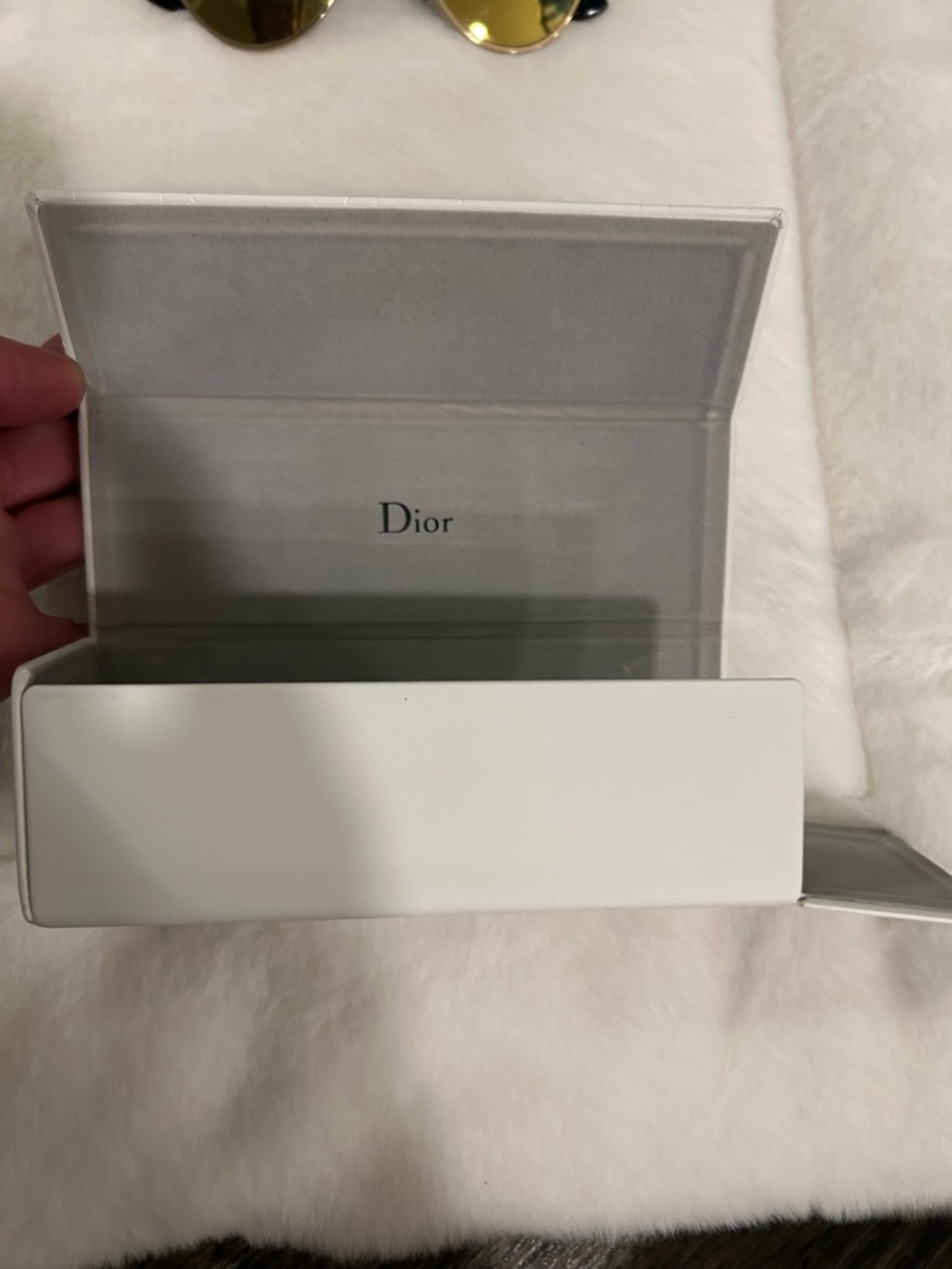 Dior White Packaging Box with Gold Wire Label - Picture 3 of 13